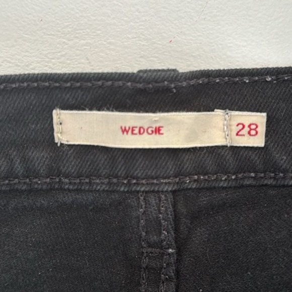 Levi’s Black Distressed Wedgie Straight Leg Jeans Size 28 - Picture 8 of 13